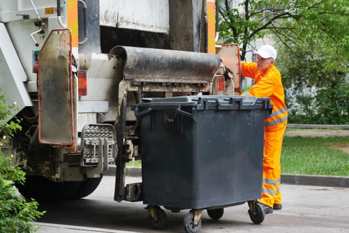 Efficient loading and unloading of skips